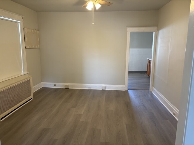 Building Photo - 7112 Glenloch St