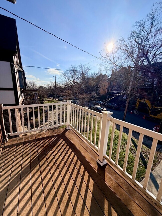 Building Photo - 6407 Bartlett St