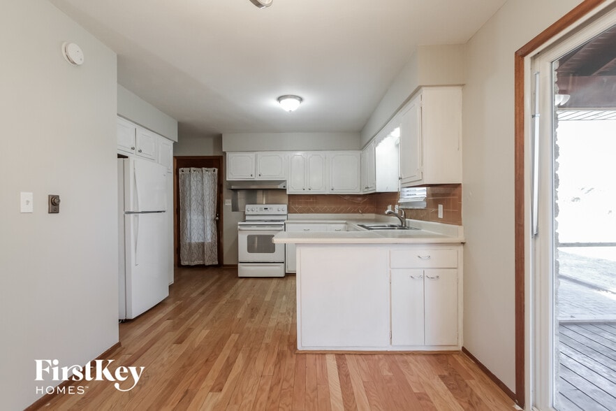 Building Photo - 8141 S East St