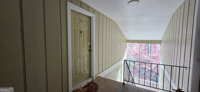 Building Photo - 5151 Roswell Rd