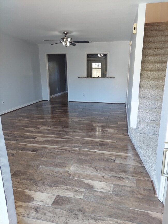 Building Photo - 606 Rio