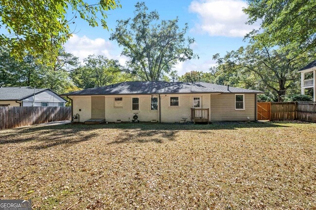 Building Photo - 2775 Glenvalley Dr