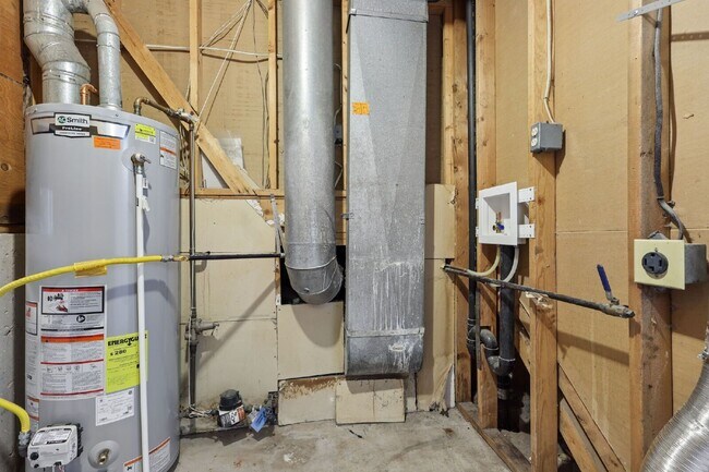 Building Photo - 2390 Middleton Ct