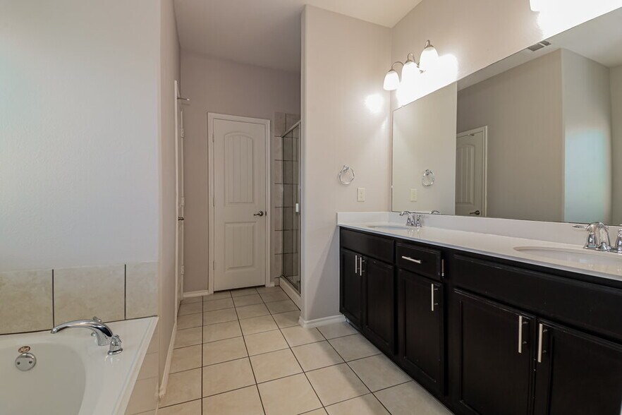 Building Photo - 8905 Tenderfoot Ln