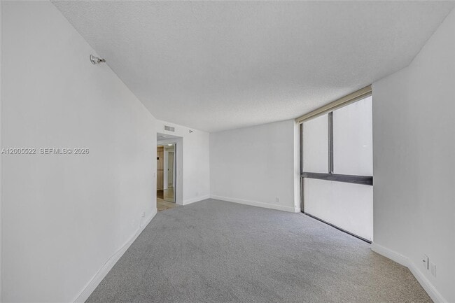 Building Photo - 3610 Yacht Club Dr