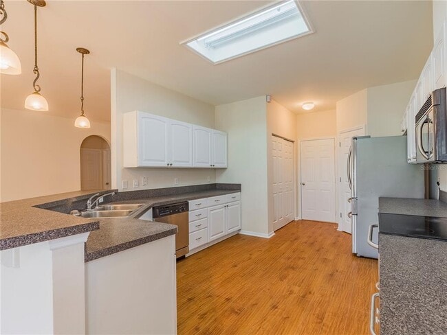 Building Photo - 7595 SW 84th Dr