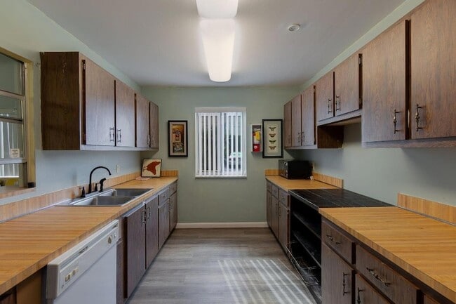 Building Photo - 890 N Federal Hwy