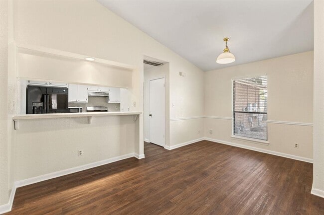 Building Photo - 2518 Howellwood Way