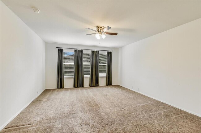 Building Photo - 516 Lark St