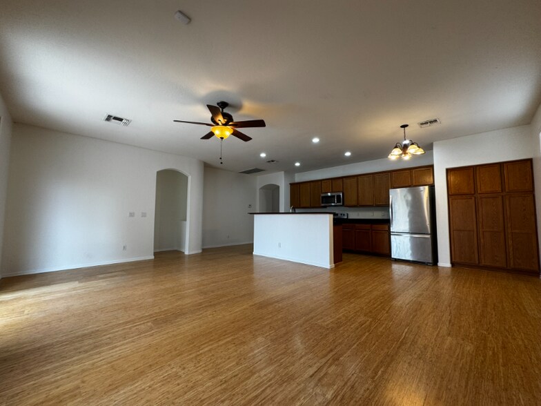 Building Photo - 7828 S 68th Dr