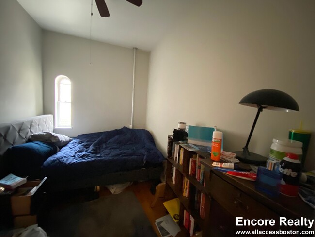 Building Photo - 1189 Commonwealth Ave