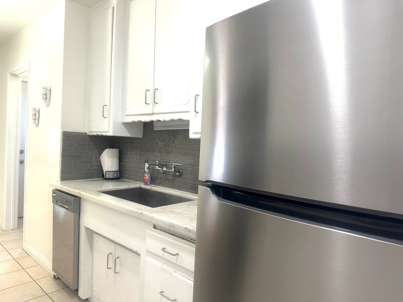 Building Photo - 15732 Covello St