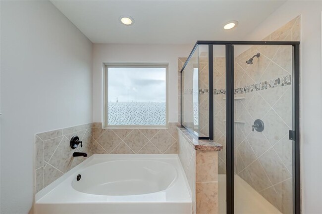 Building Photo - 15910 Copper Oak Ln