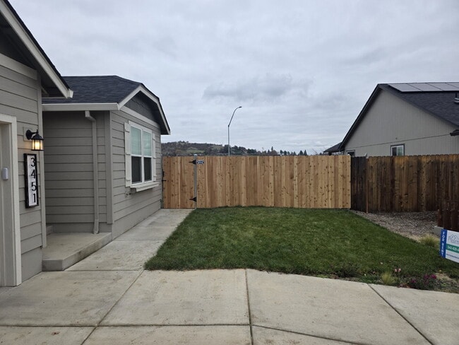 Building Photo - 3451 Durst St