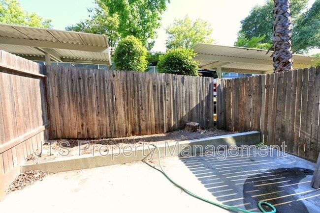 Building Photo - 5848 Alorn Ln