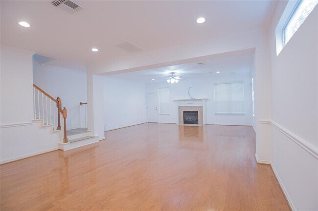Building Photo - 5413 Kiam St