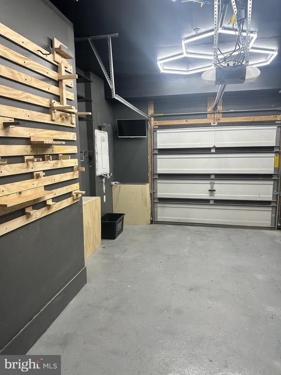 Building Photo - 13547 SAYWARD Blvd