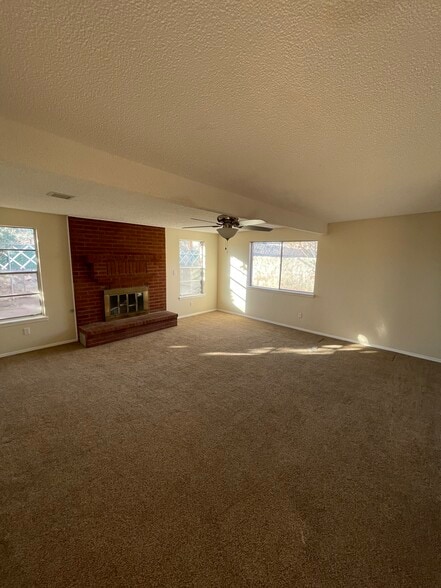 Building Photo - 4740 Tumbleweed Ave