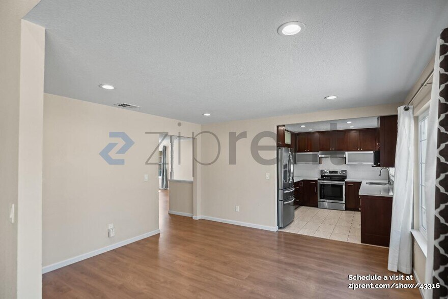 Building Photo - 33525 Bardolph Cir