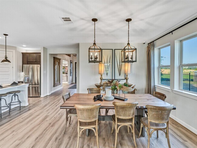 Building Photo - 11 Shumard Oak Dr