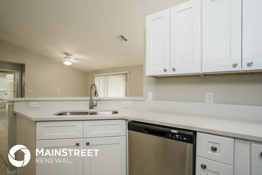 Building Photo - 1223 NW 9th Ave