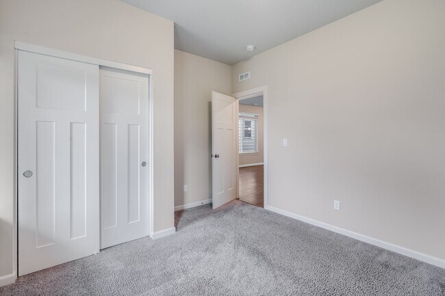 Building Photo - Beautiful 4 Bed, 3 Bath Rental Home in Hillsboro!