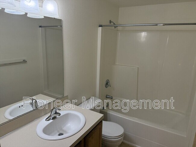 Building Photo - 6810 Aster St