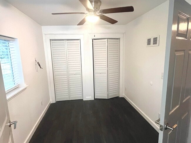 Building Photo - 685 S Waukeenah St