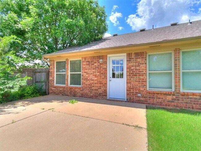 Building Photo - 18100 Calle Way