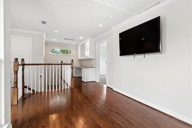 Building Photo - 10918 Wonderland Trail