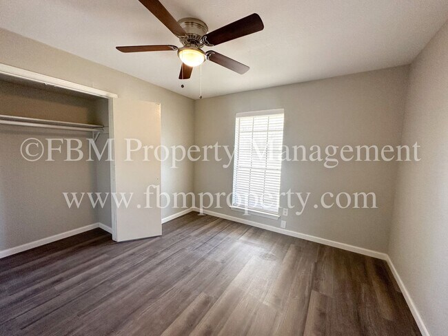 Building Photo - 801 S Wood St