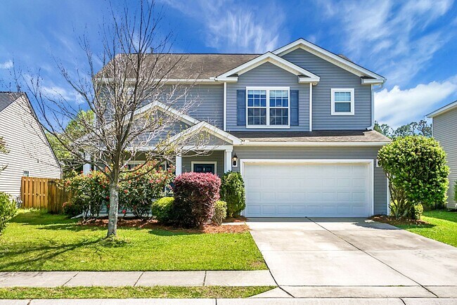 Building Photo - Comfortable Living, 4 BR 2.5 BA Home, Two Car Garage