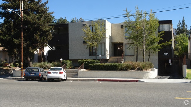 Building Photo - 3115 Montrose Ave