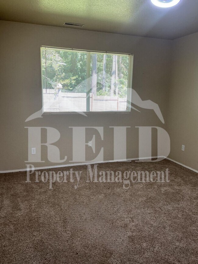 Building Photo - SILVERDALE - 4BED 3 BATH HOME HEART OF SILVERDALE