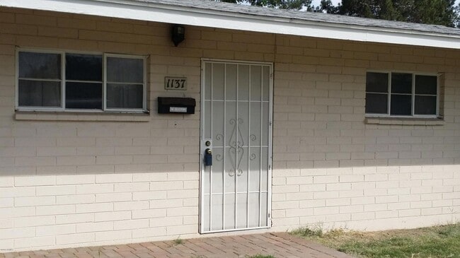 Primary Photo - 1137 S Judd St