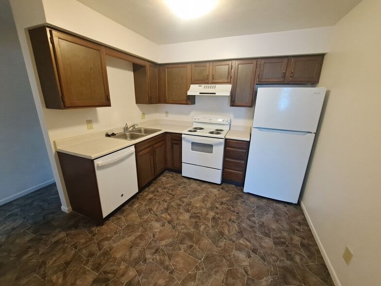 Building Photo - 1444 W 16th St