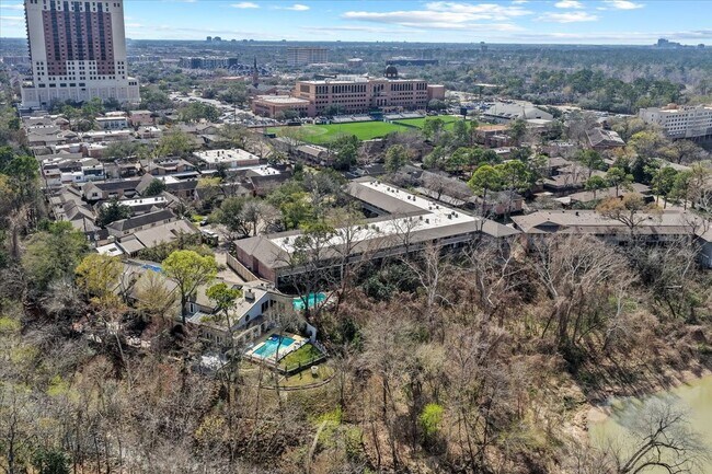 Building Photo - 604 S Ripple Creek Dr