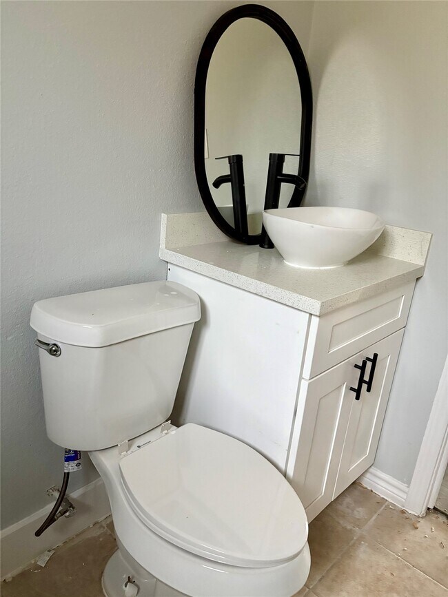 Building Photo - 1125 Ann St