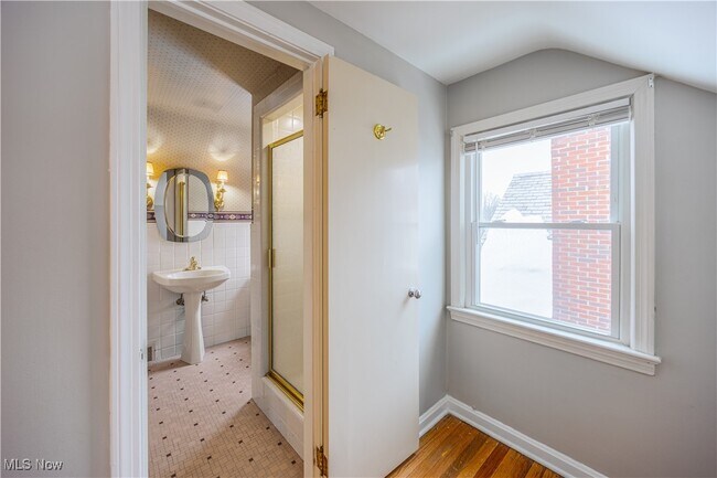 Building Photo - 23211 Fernwood Dr