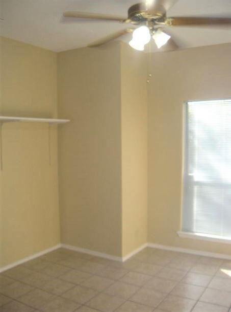 Building Photo - 704 W 21st St