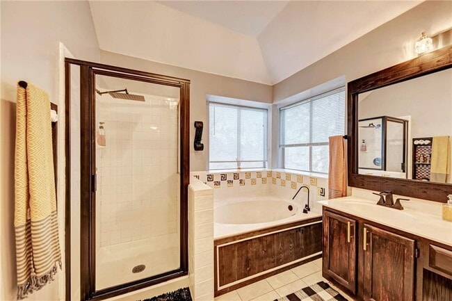 Building Photo - 1813 White Oak Loop