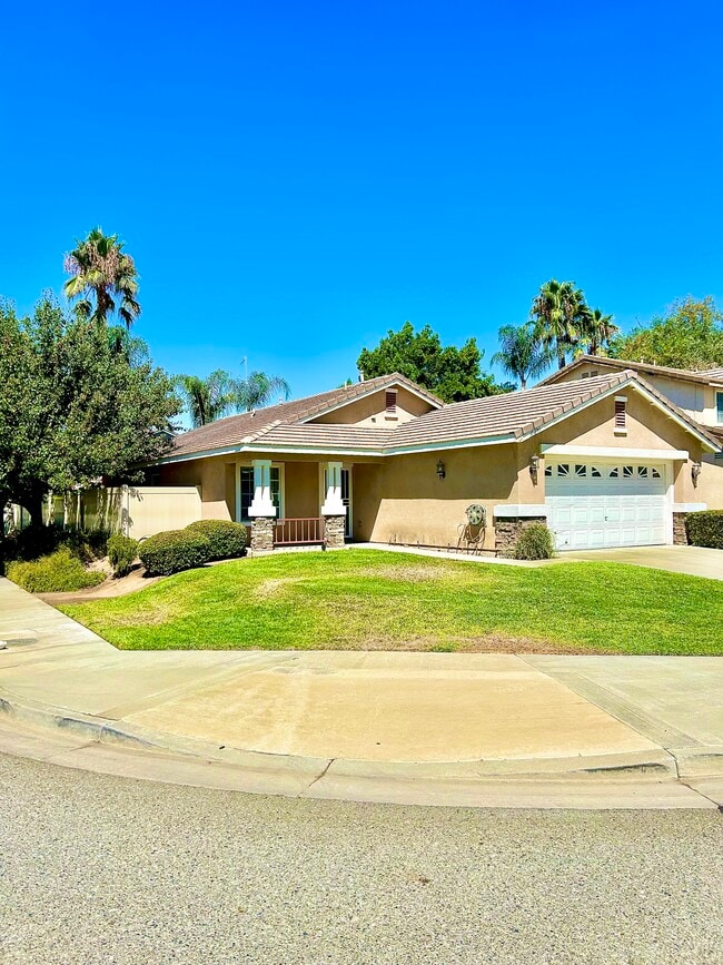 Building Photo - 30277 Twain Dr