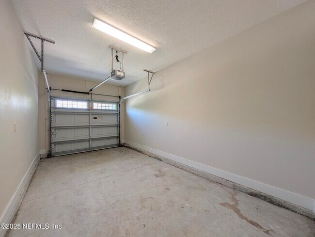 Building Photo - 115 11th St N