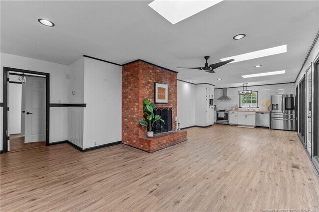 Building Photo - 2405 Morganton Rd