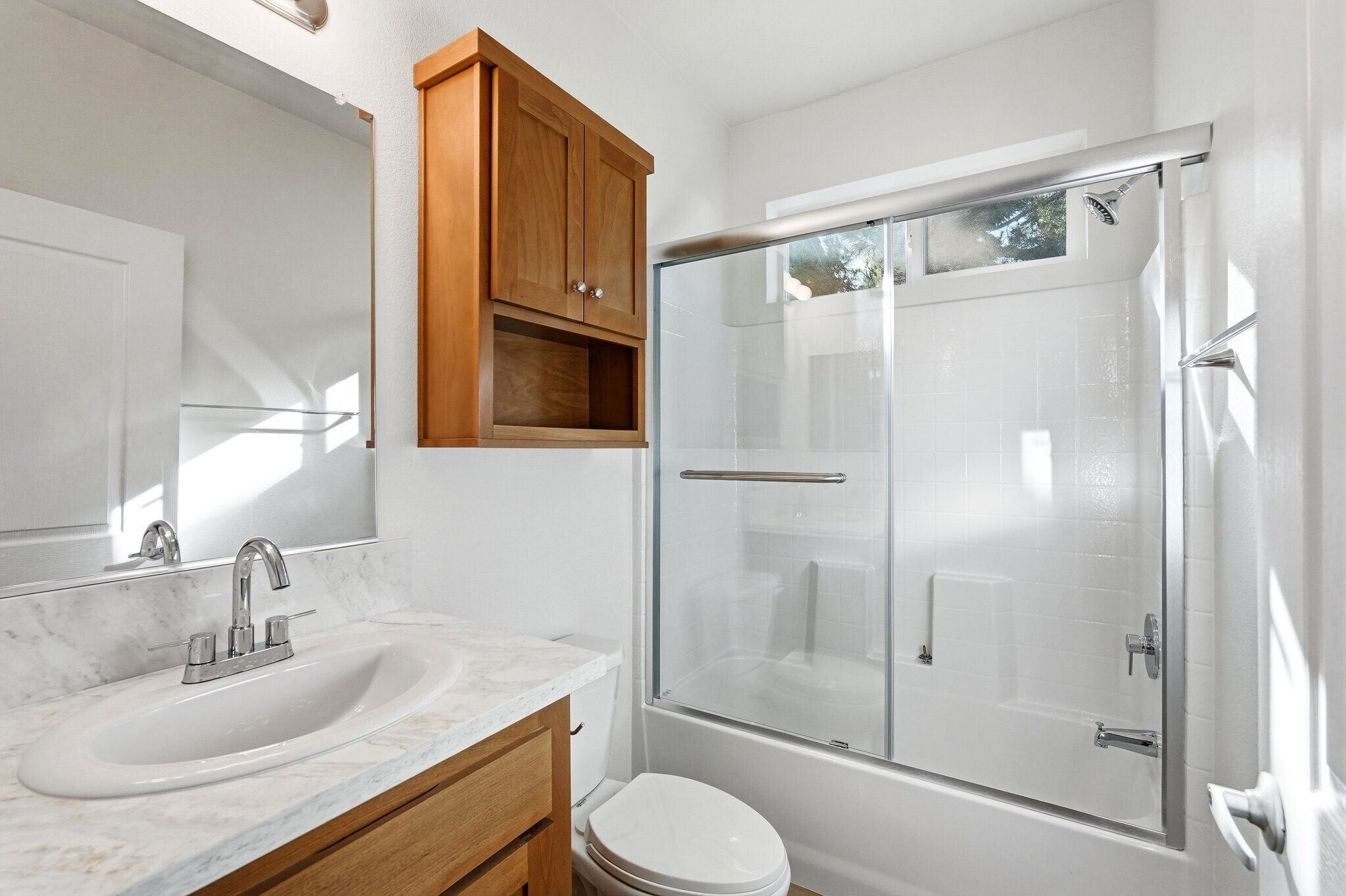 Building Photo - 7317 Kelvin Ave