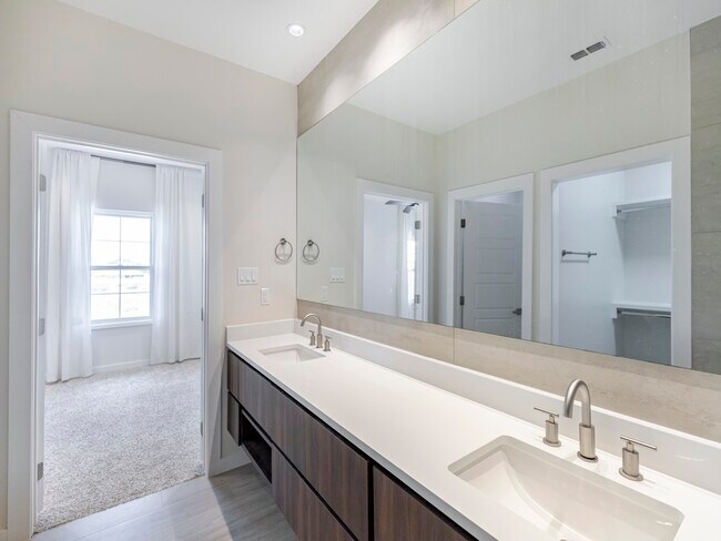 Building Photo - 210 Veracruz Dr