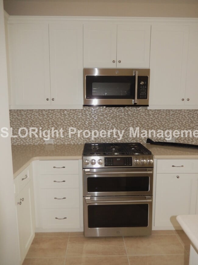 Building Photo - AVAILABLE NOVEMBER - Gorgeous Home in Trilogy Monarch Dunes - 2 Bedroom / 2.5 Bathroom