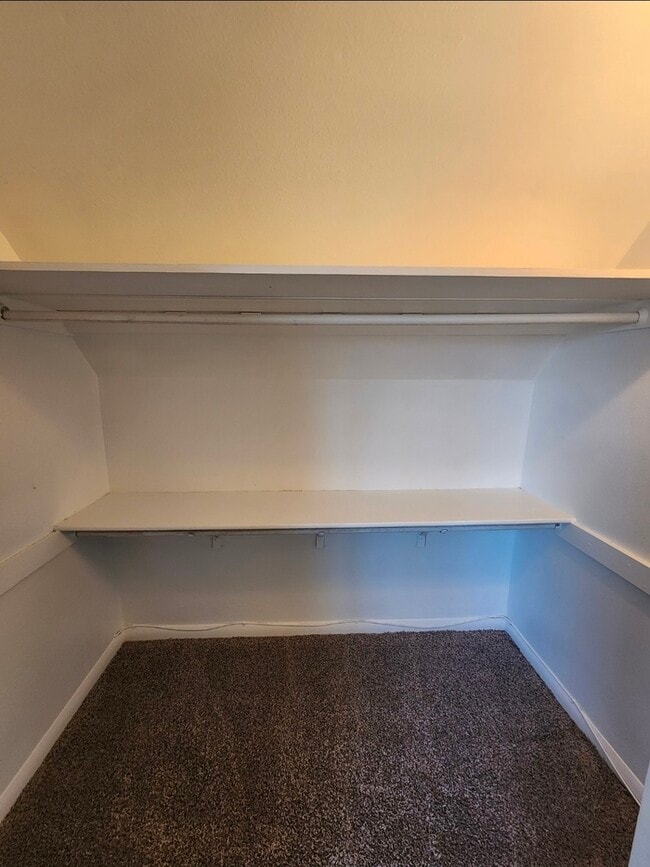 Building Photo - 3 bed 2 bath 2 story townhome, 1 carport