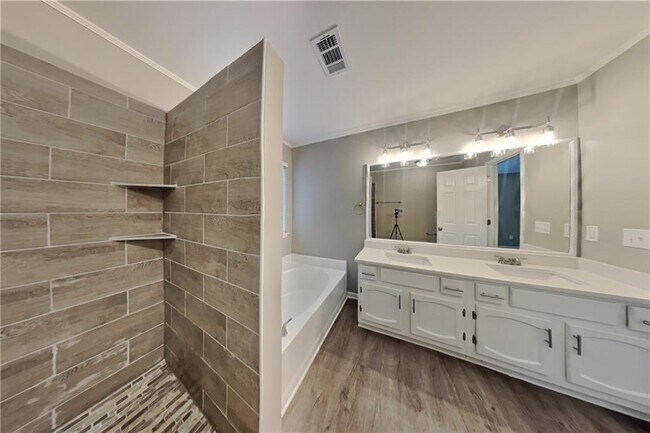 Building Photo - 2071 Boone Pl