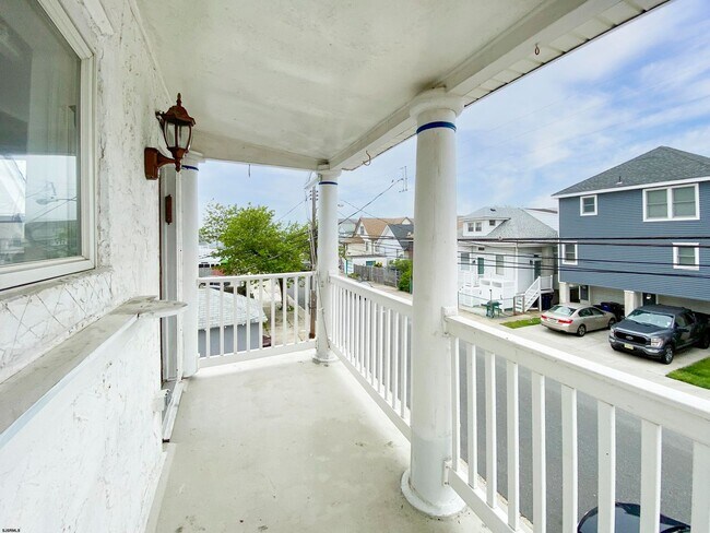 Building Photo - 9 N Weymouth Ave